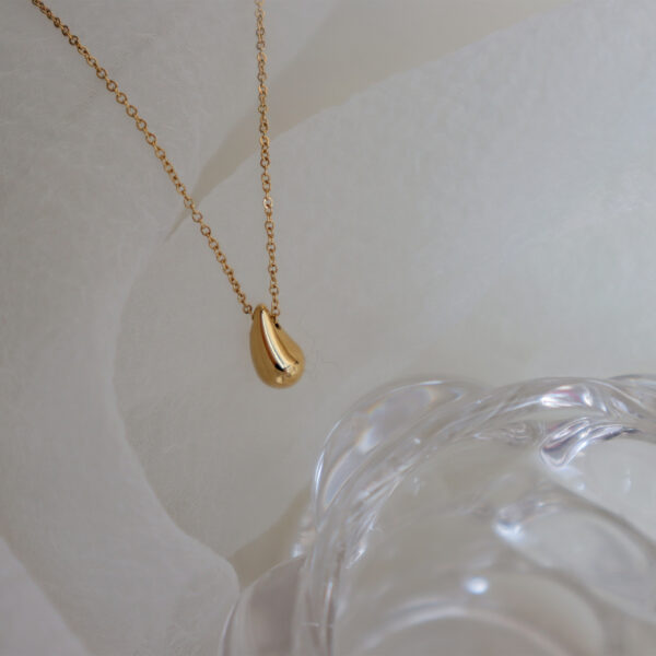 Water Drop Titanium Steel Necklace Female Light Luxury Minority Design Pendant Clavicle - Image 2