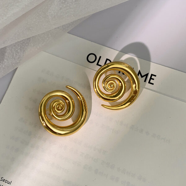 Geometric Rotation 18K Gold Earrings - Image 4