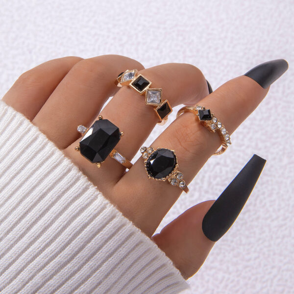 Color Diamond Four-piece Ring - Image 8