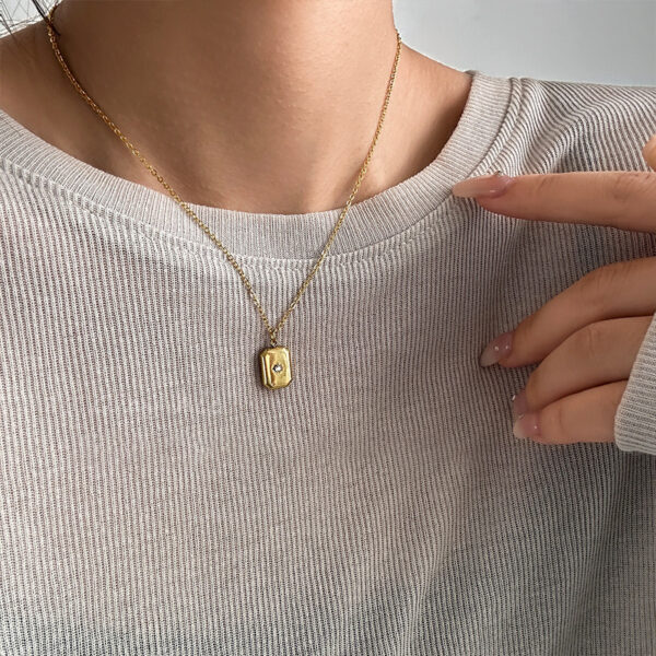 French Exquisite Double Layer Twin Diamond-shaped Sequins Titanium Steel Necklace - Image 7