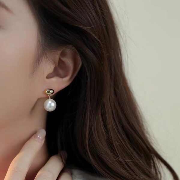 Vintage Pearl Stud Earrings Women's Simple All-match - Image 4