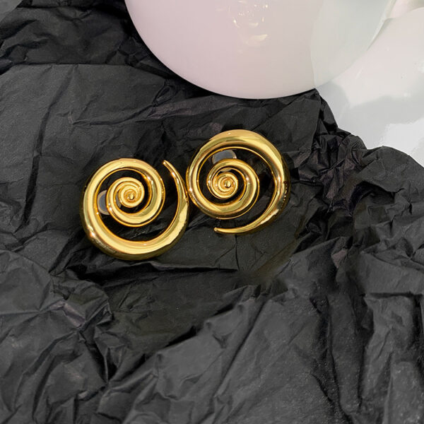 Geometric Rotation 18K Gold Earrings - Image 9