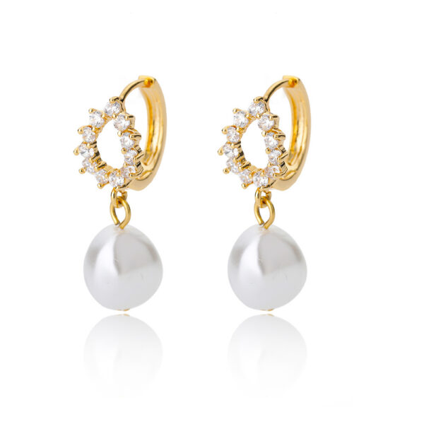 Geometric Circular Design Water Pearl Earrings - Image 4