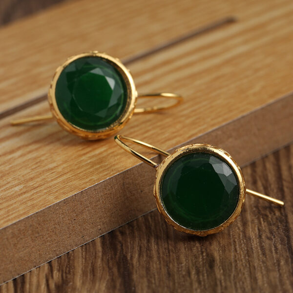 Simple Retro Green Gem Pendant Earrings - Image 4