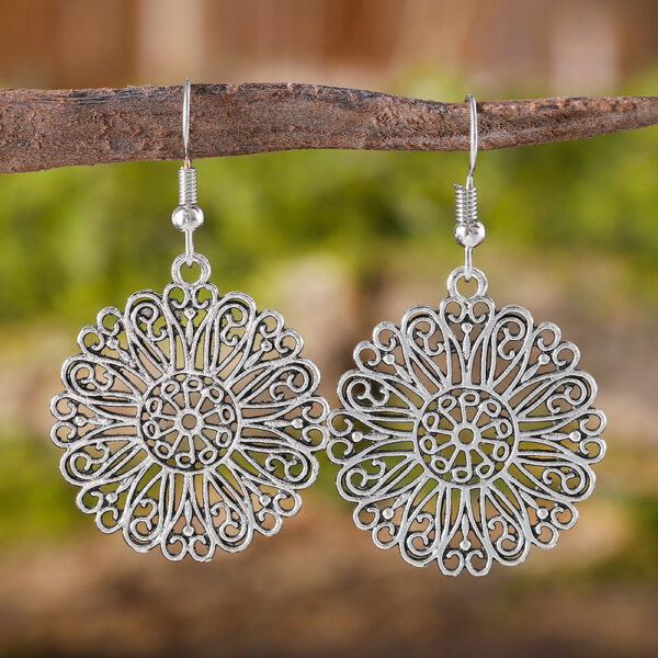 Bohemian Vintage Hollow Circle Flower Earrings - Image 2