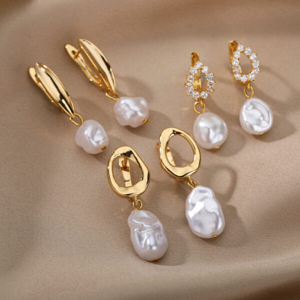 Geometric Circular Design Water Pearl Earrings - Image 6