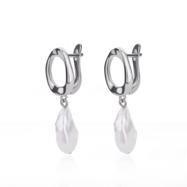 Geometric Circular Design Water Pearl Earrings - Image 3