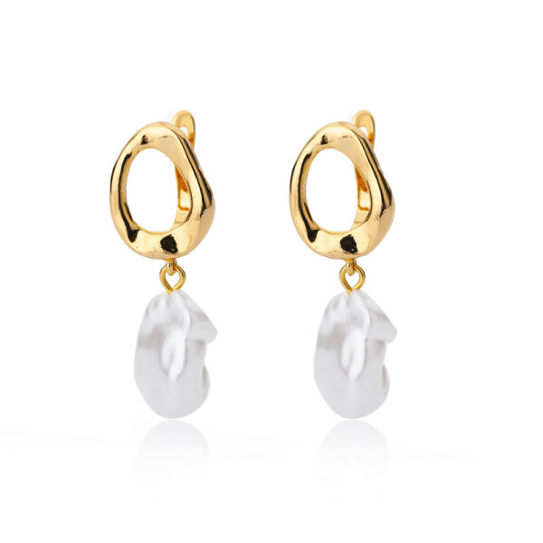 Geometric Circular Design Water Pearl Earrings - Image 7