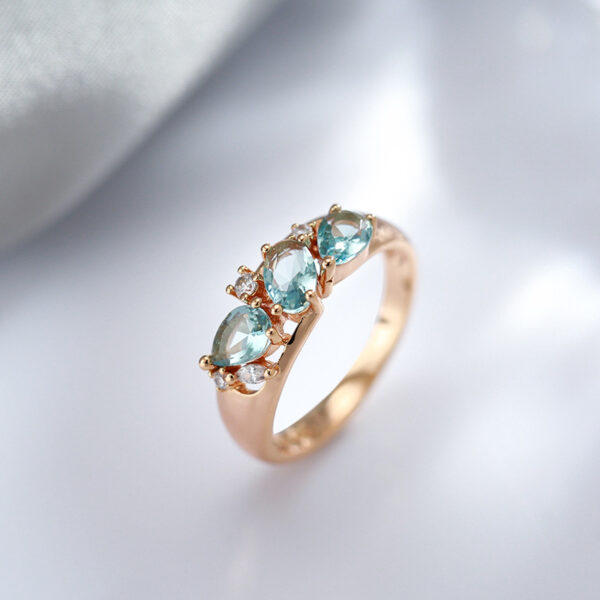 Fashionable Rose Gold Zircon Women's Ring - Image 3