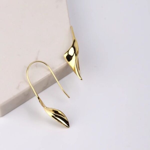 Niche Temperament Earrings Light Luxury Advanced Design Sense - Image 4
