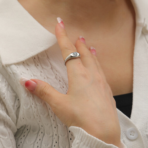 Design Heart-shaped Inlaid Zircon Titanium Steel Ring For Women - Image 3