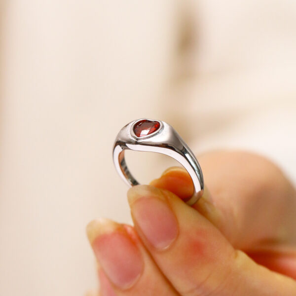 Design Heart-shaped Inlaid Zircon Titanium Steel Ring For Women - Image 4