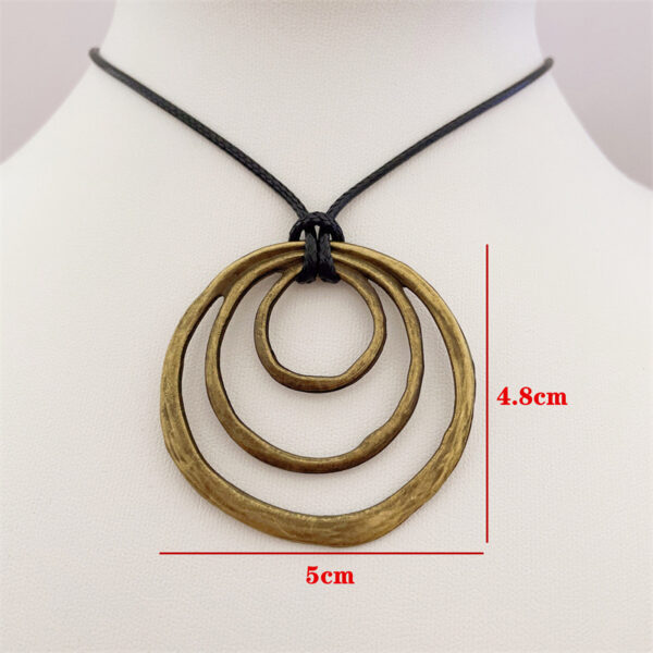 Simple Personality Hollow Circle Necklace Pendant - Image 6