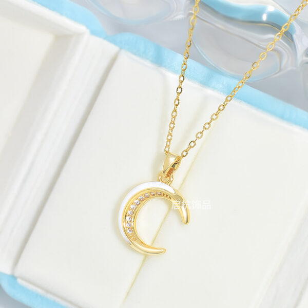 New Light Luxury And Simplicity Fashion All-match Moon Necklace For Women - Image 3