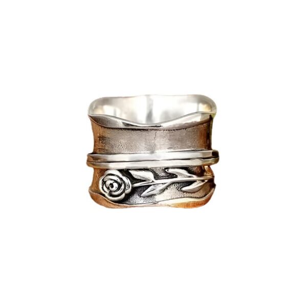 Luxury Vintage Flower-shaped Wide Face Ring - Image 4