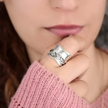 Luxury Vintage Flower-shaped Wide Face Ring