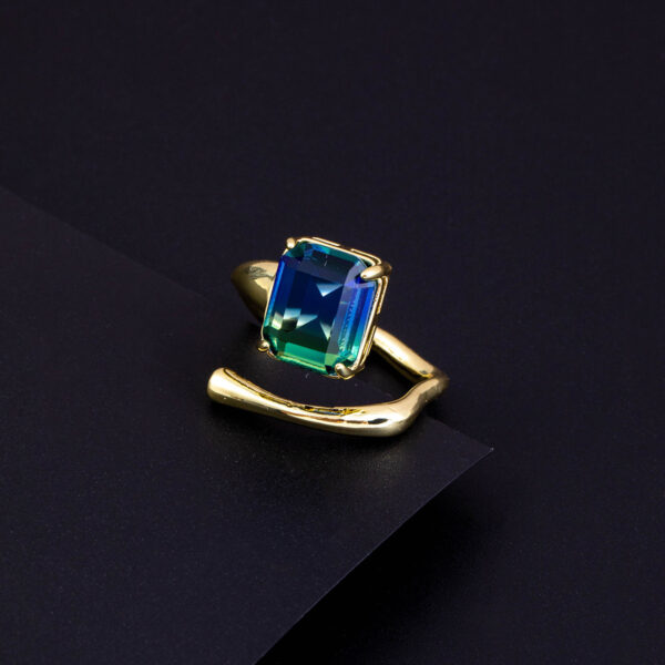 Women's Fashion Zircon Quadrangle Geometric Ring - Image 3